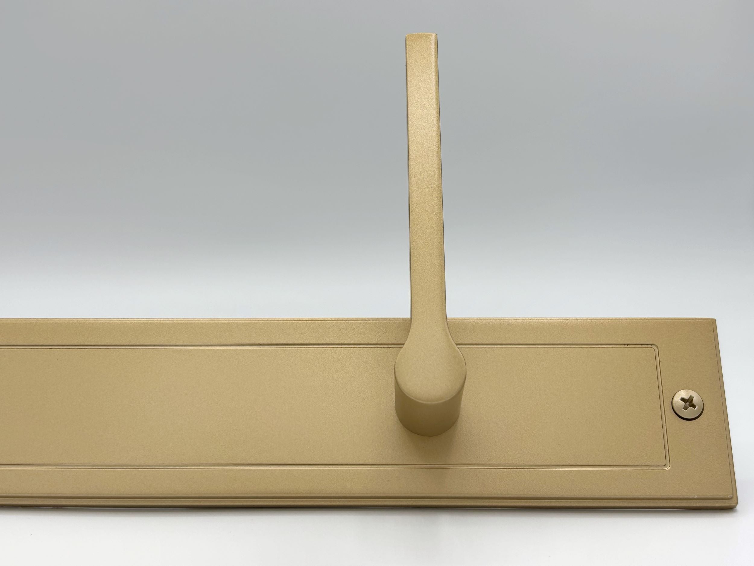 Magnetic garage door handles and hinges