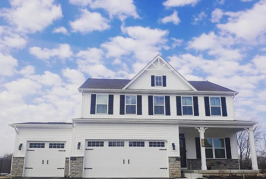 3 Ideas to Quickly Spruce Up Your Garage Doors